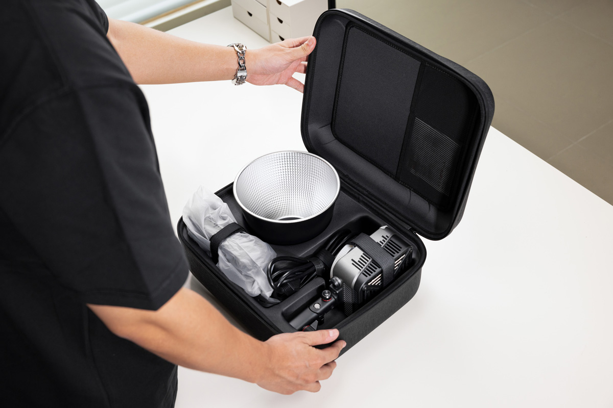 Осветитель Zhiyun Molus G200, светодиодный, 200/300 Вт, 2700-6500К