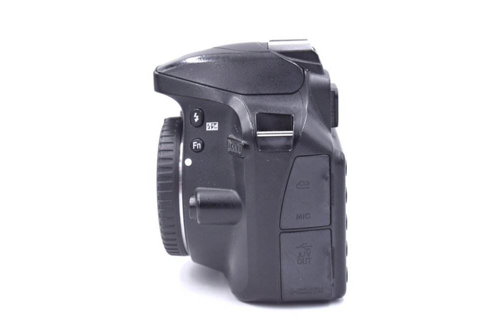 Зеркальный фотоаппарат Nikon D3300 Body (состояние 4) (б/у)