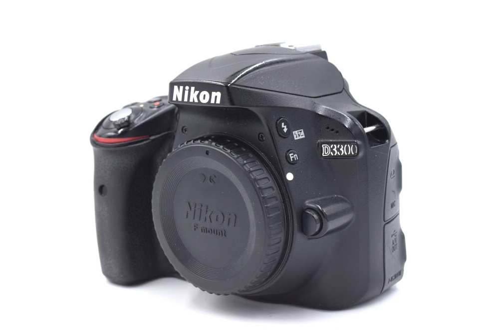Зеркальный фотоаппарат Nikon D3300 Body (состояние 4) (б/у)