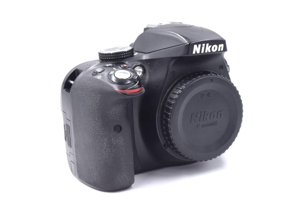 Зеркальный фотоаппарат Nikon D3300 Body (состояние 4) (б/у)