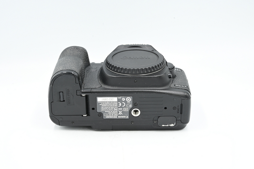 Зеркальный фотоаппарат Canon EOS 5D Mark II Body (состояние 5-) (б/у)