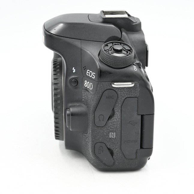 Зеркальный фотоаппарат Canon EOS 80D Body (состояние 4) (б/у)
