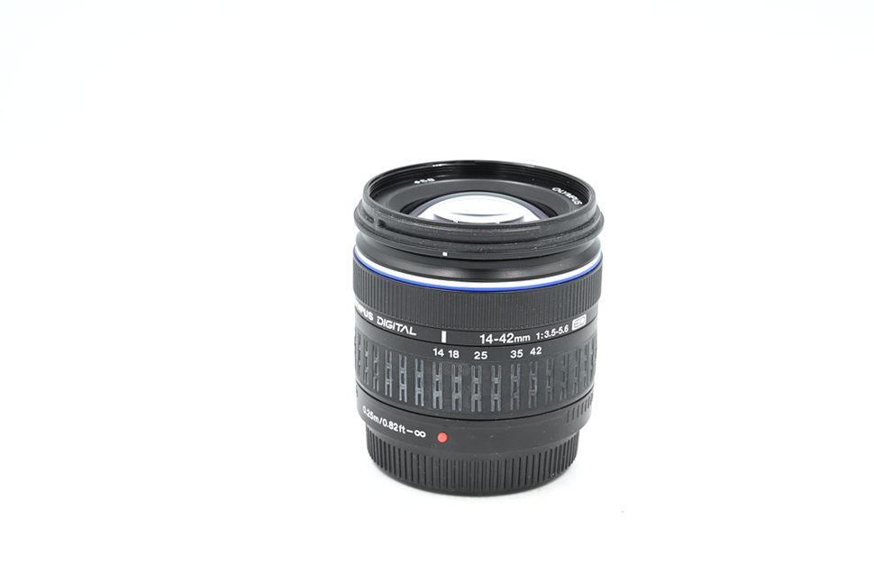 Объектив Olympus Zuiko 14-42mm f/3.5-5.6 (состояние 5-) (б/у)