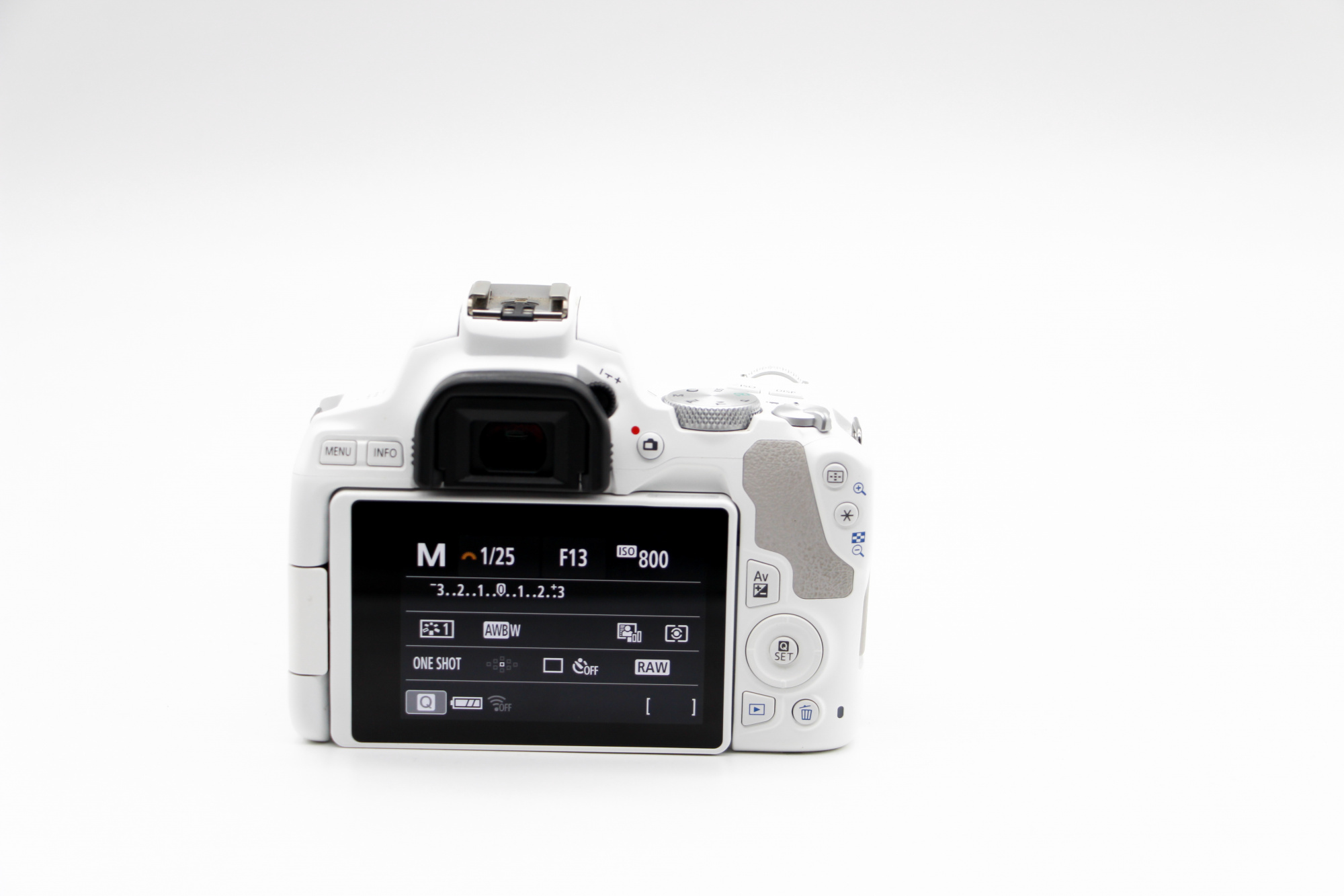 Зеркальный фотоаппарат Canon EOS 250D Kit 18-55mm f/4-5.6 IS STM White (состояние 5) (б/у)