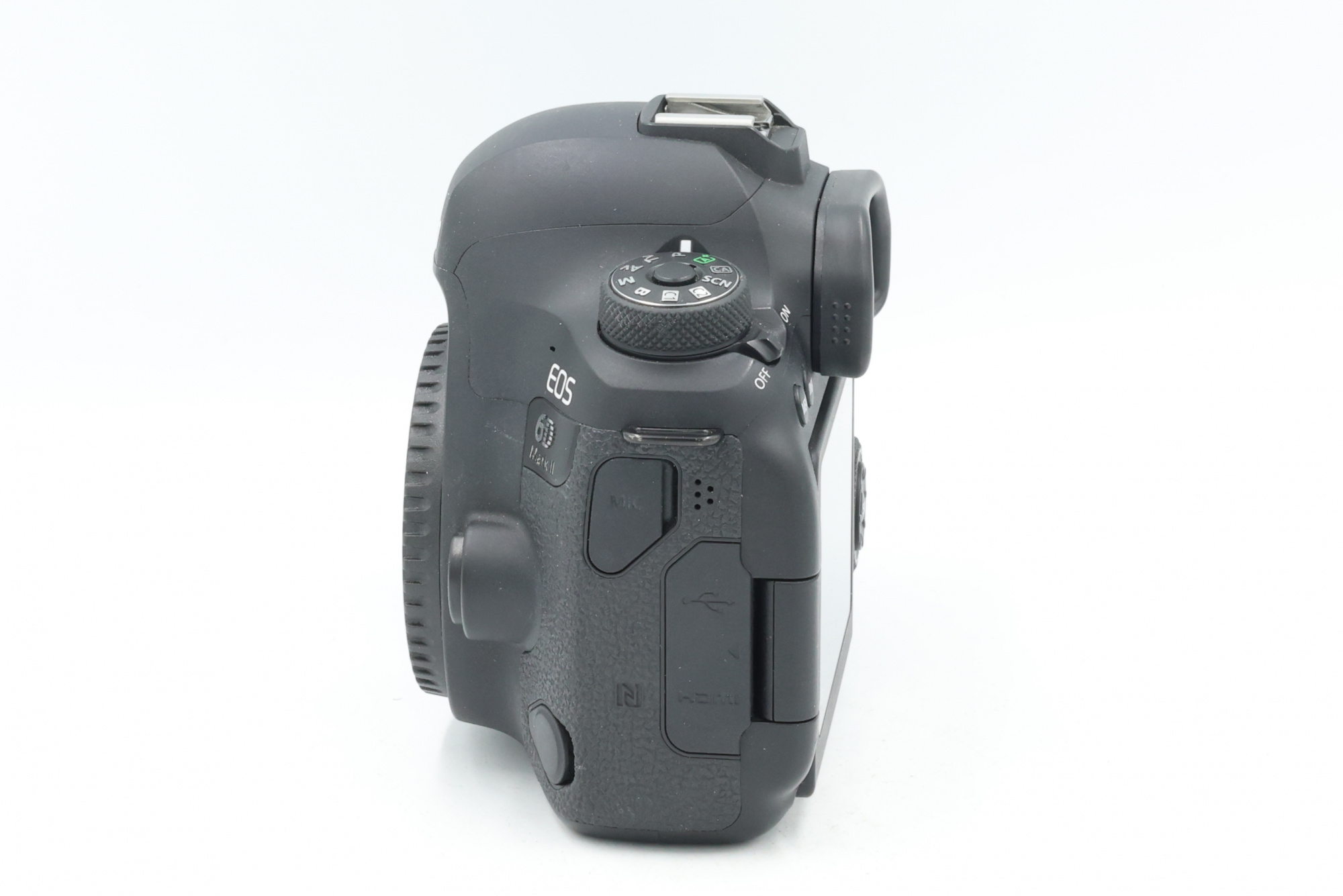 Зеркальный фотоаппарат Canon EOS 6D Mark II Body (состояние 5) (б/у)
