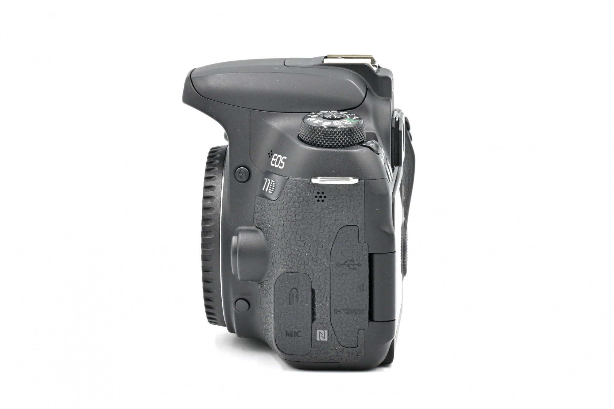 Зеркальный фотоаппарат Canon EOS 77D body (состояние 5-) (б/у)