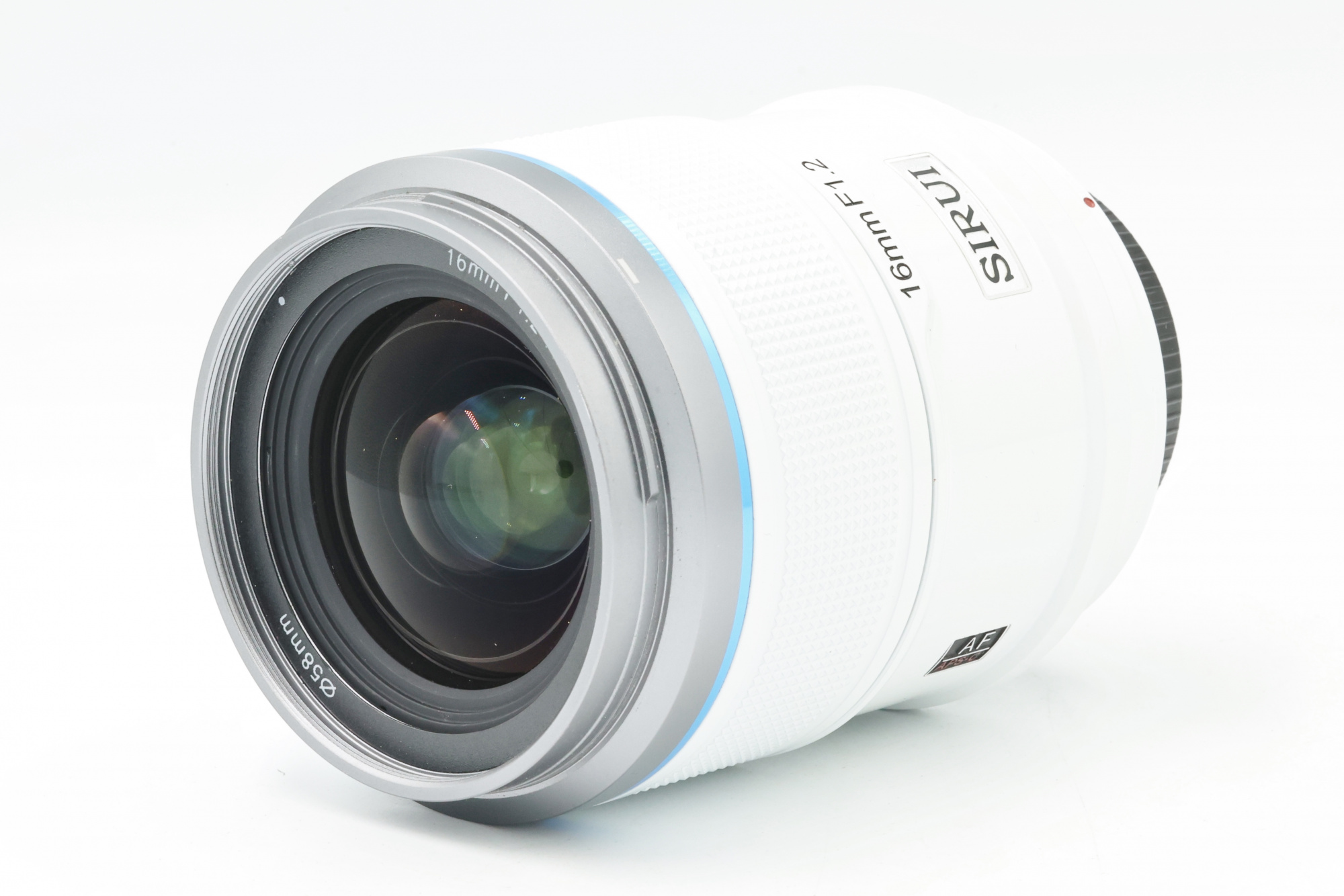 Объектив Sirui Sniper 16mm f/1.2 AF APS-C X-Mount, белый (состояние 5-) (б/у)