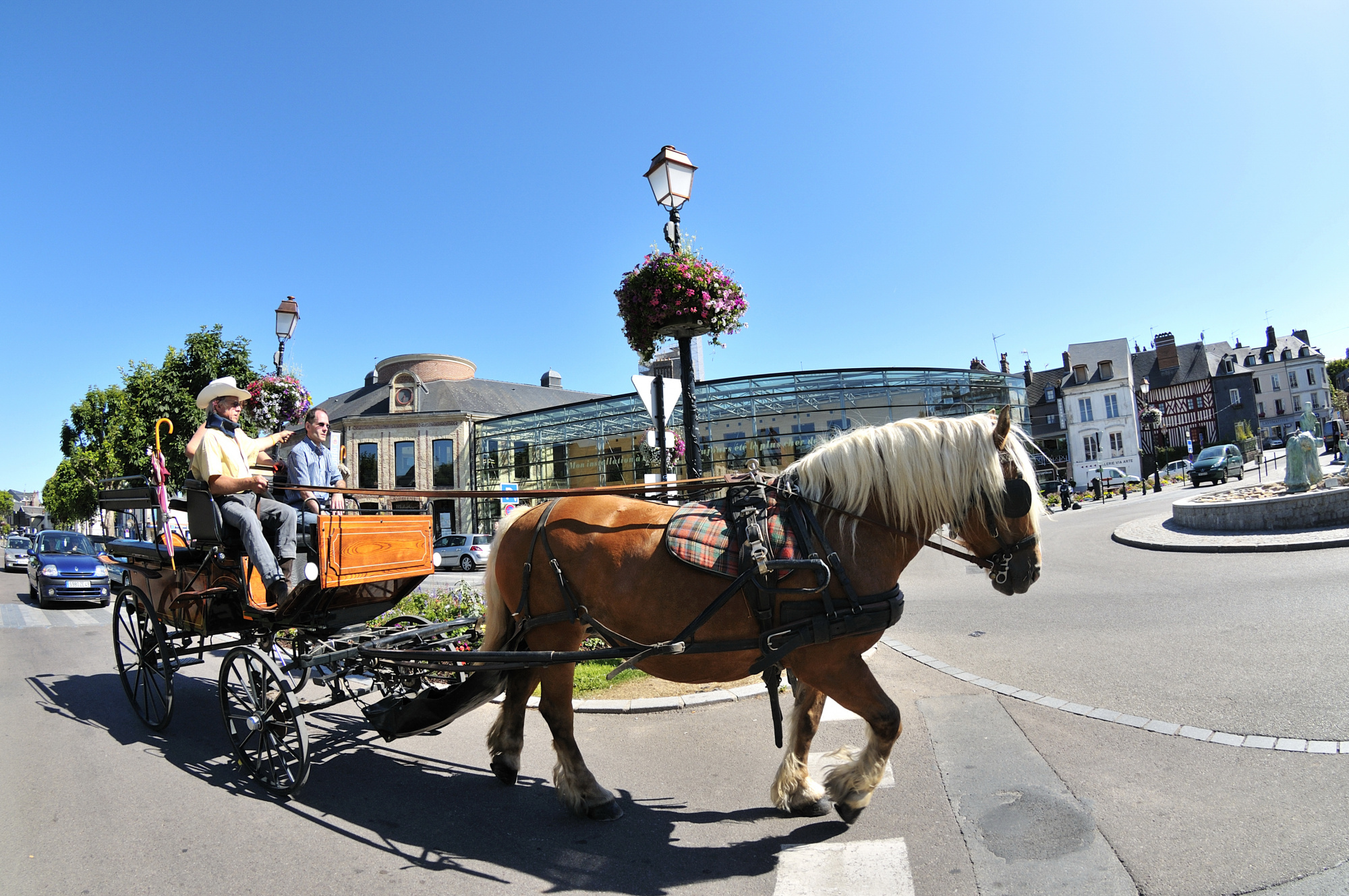 Объектив Tokina AT-X 107 F3.5-4.5 DX Fisheye