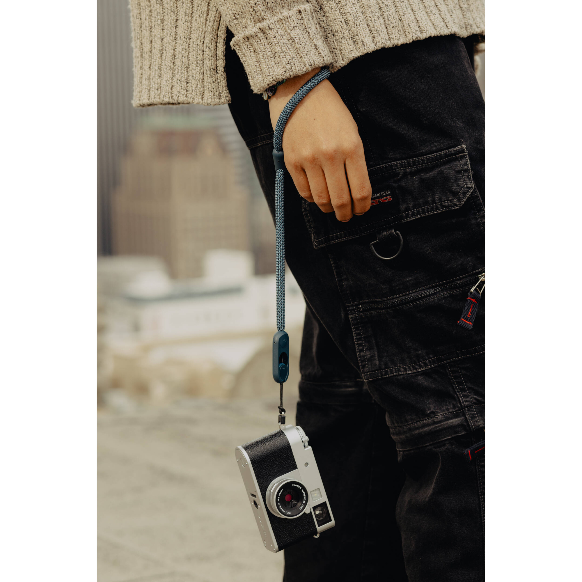 Ремень на запястье Peak Design Cuff Leather Ocean, океанический синий
