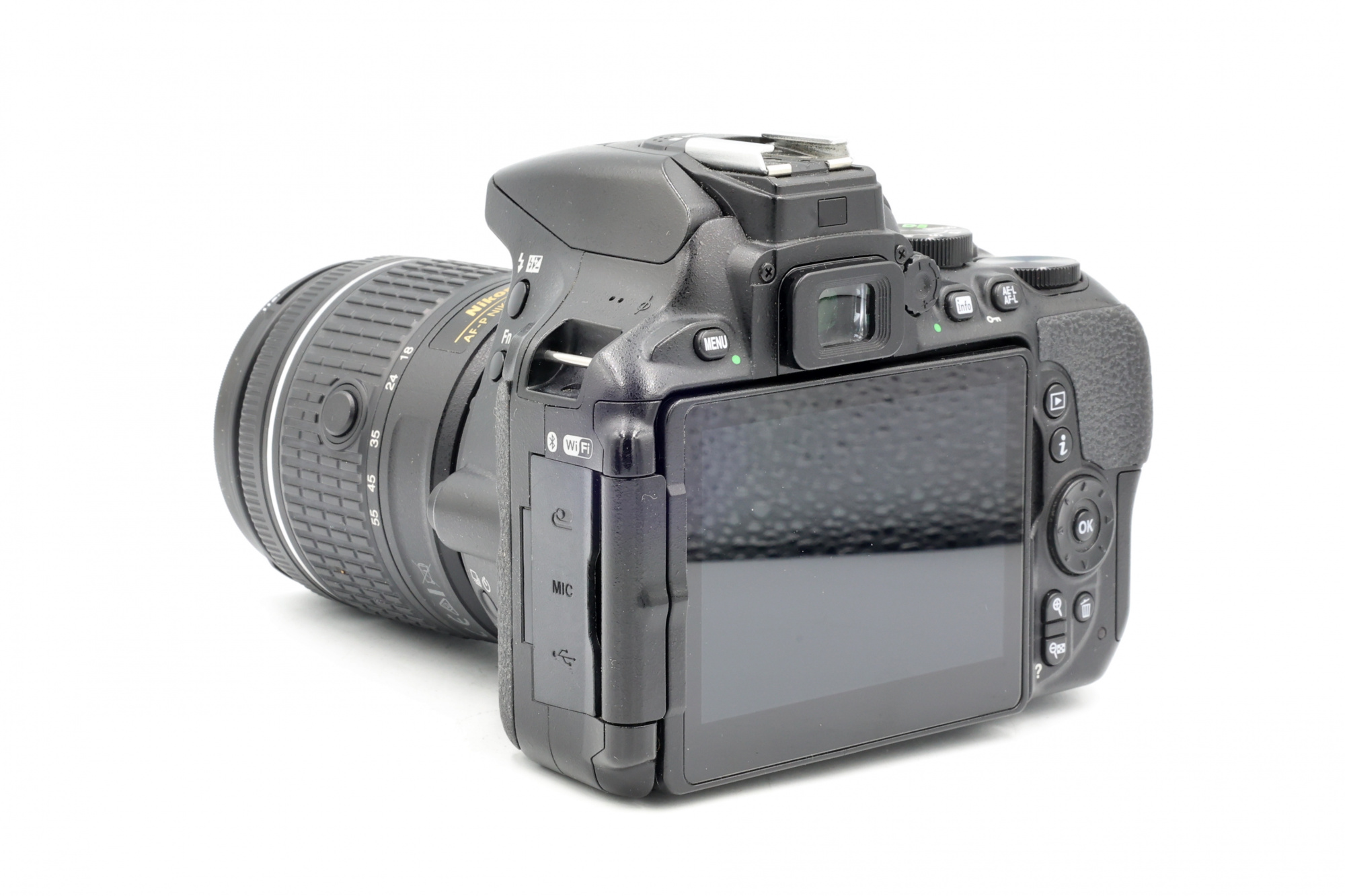 Зеркальный фотоаппарат Nikon D5600 Kit 18-55mm f/3.5-5.6 AF-P VR (состояние 5-) (б/у)